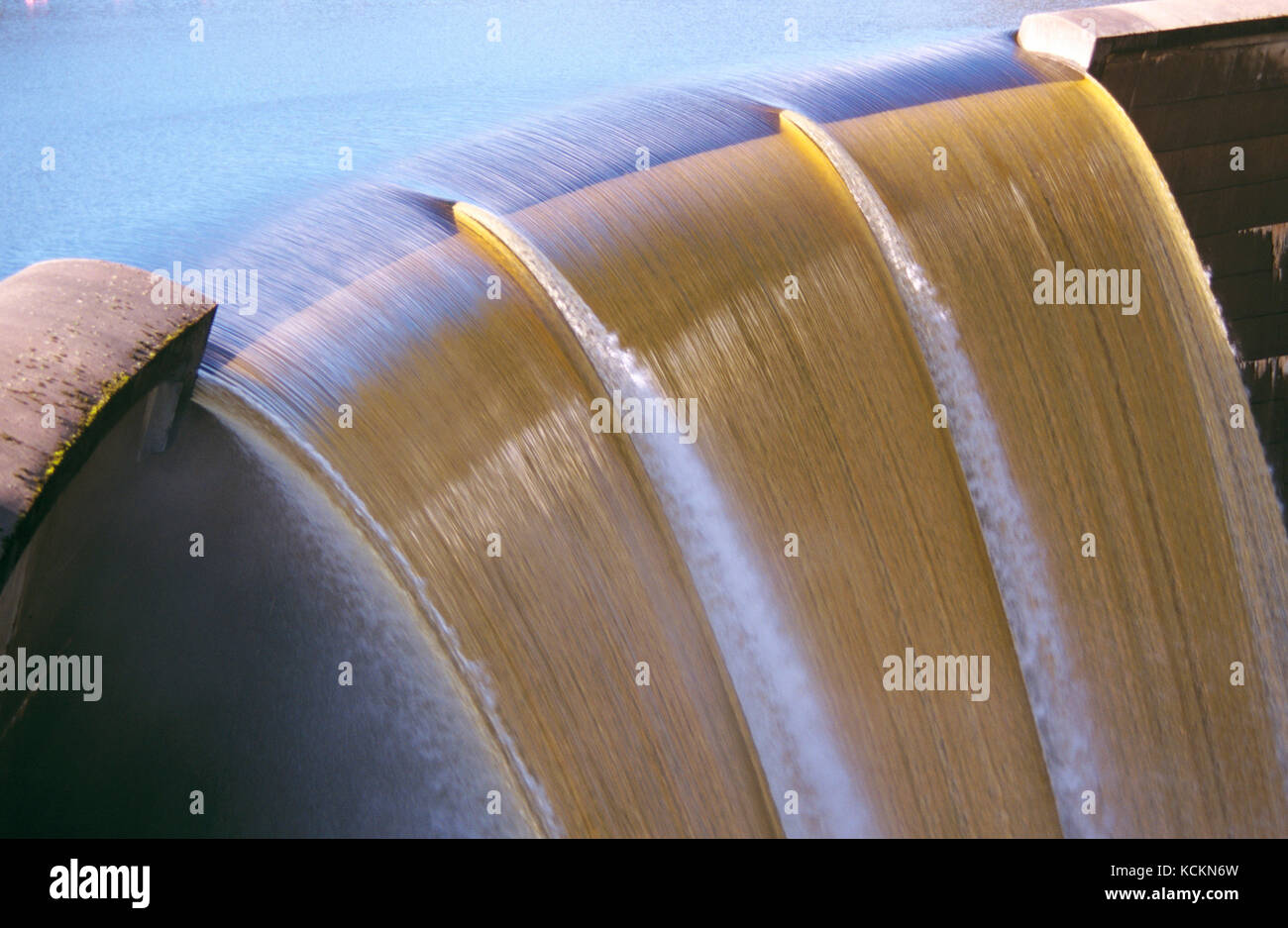 Devils Gate Dam Spillway, Teil des Wasserkraftwerks Mersey Forth. Ein Netz von verbundenen Dämmen und Tunneln bringt Wasser aus der Mersey A Stockfoto