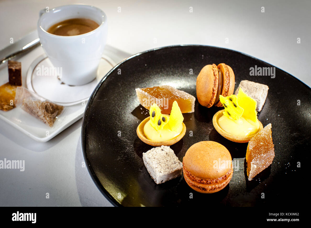Chocolate Desert von Michelin-Sternekoch Loïc Le Bail, Roscoff, Frankreich Stockfoto