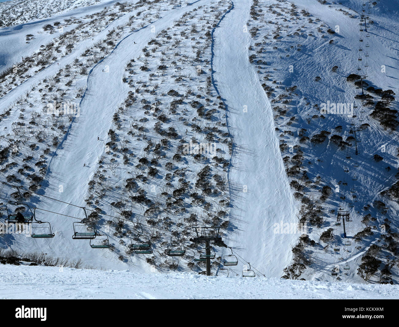 Skipisten und Sessellift auf Mount Hotham, im Nordosten von Victoria, Australien Stockfoto