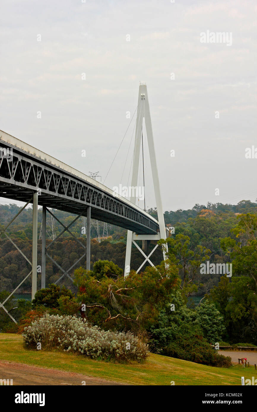 Die Batman Bridge, die die Mündung des Tamar River etwa 40 km nördlich von Launceston, Tasmanien, Australien überquert Stockfoto