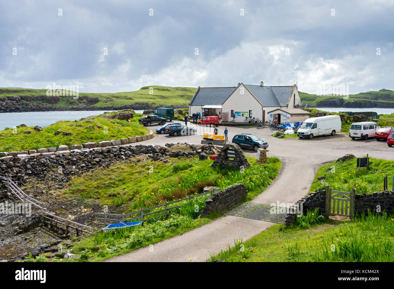 Die Galmisdale Café und Bar in Galmisdale Punkt auf der Isle of Eigg, Schottland, UK Stockfoto