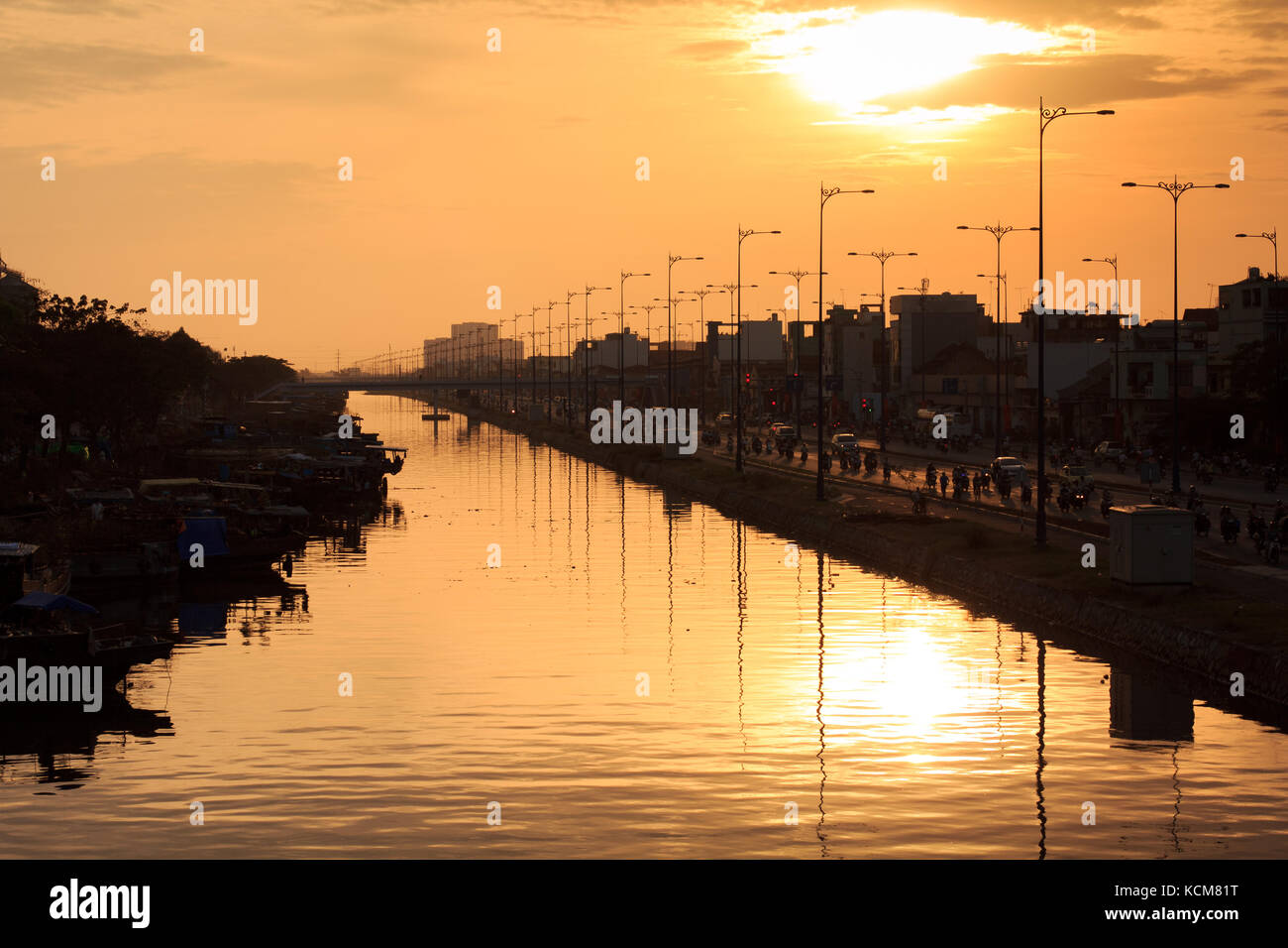 Sonnenuntergang auf Tau hu Kanal während der tet Holiday (Neujahrsfest), Ho Chi Minh City, Vietnam. Stockfoto