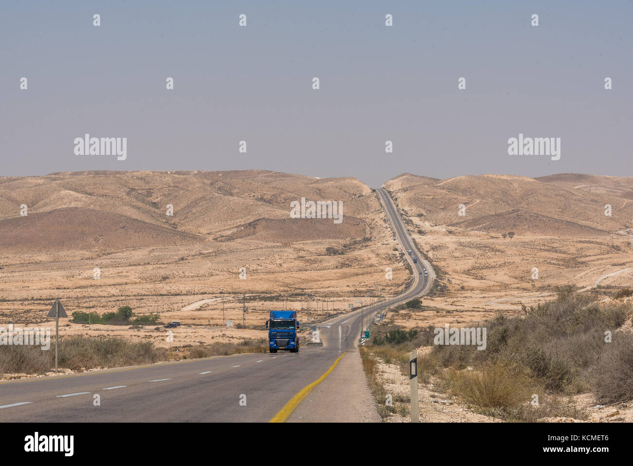 Wüste Straße von der Wüste Negev, Israel Stockfoto