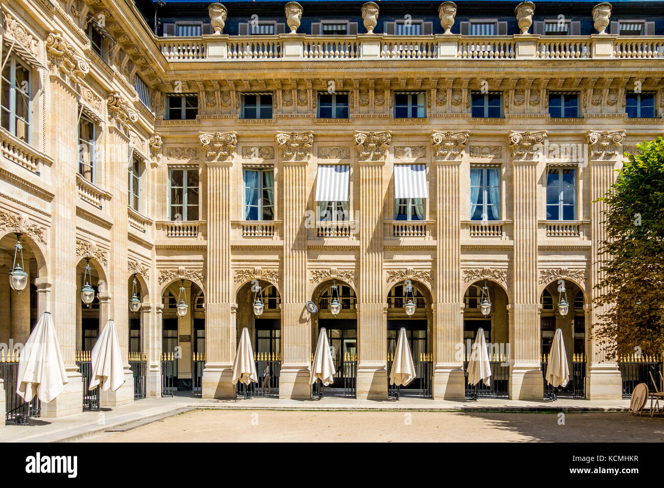 Arkaden des Palais Royal in Paris, Frankreich Stockfotografie - Alamy