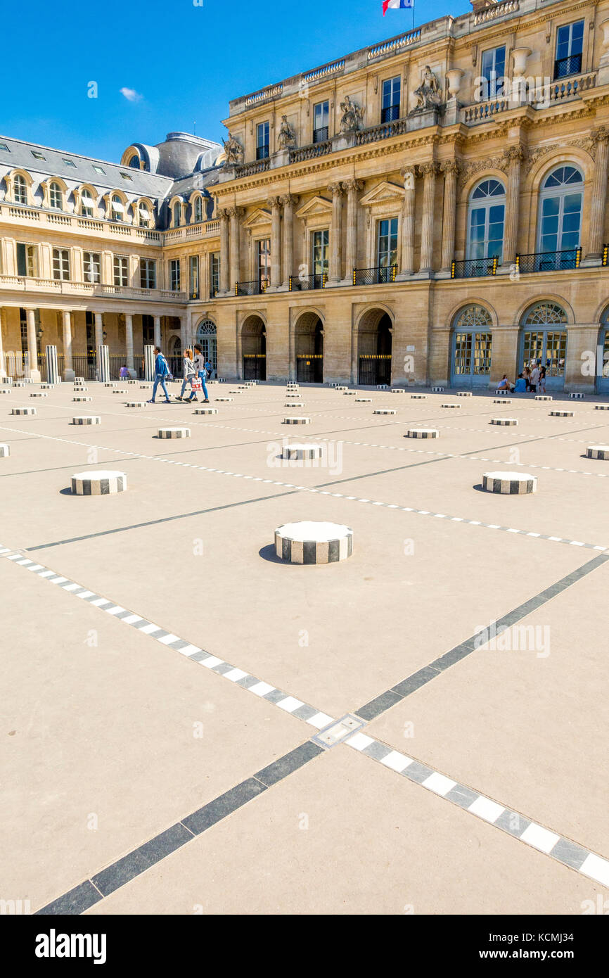 Innenhof im palais royal palace -Fotos und -Bildmaterial in hoher