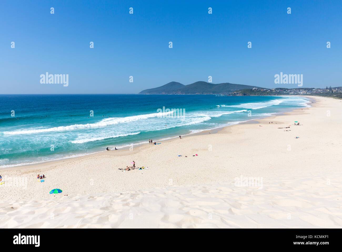 Schönen Frühlingstag an One Mile Beach, in der Nähe der Forster an der New South Wales Küste, der Strand ist berühmt für seine grossen Hügel Sanddüne, Australien Stockfoto