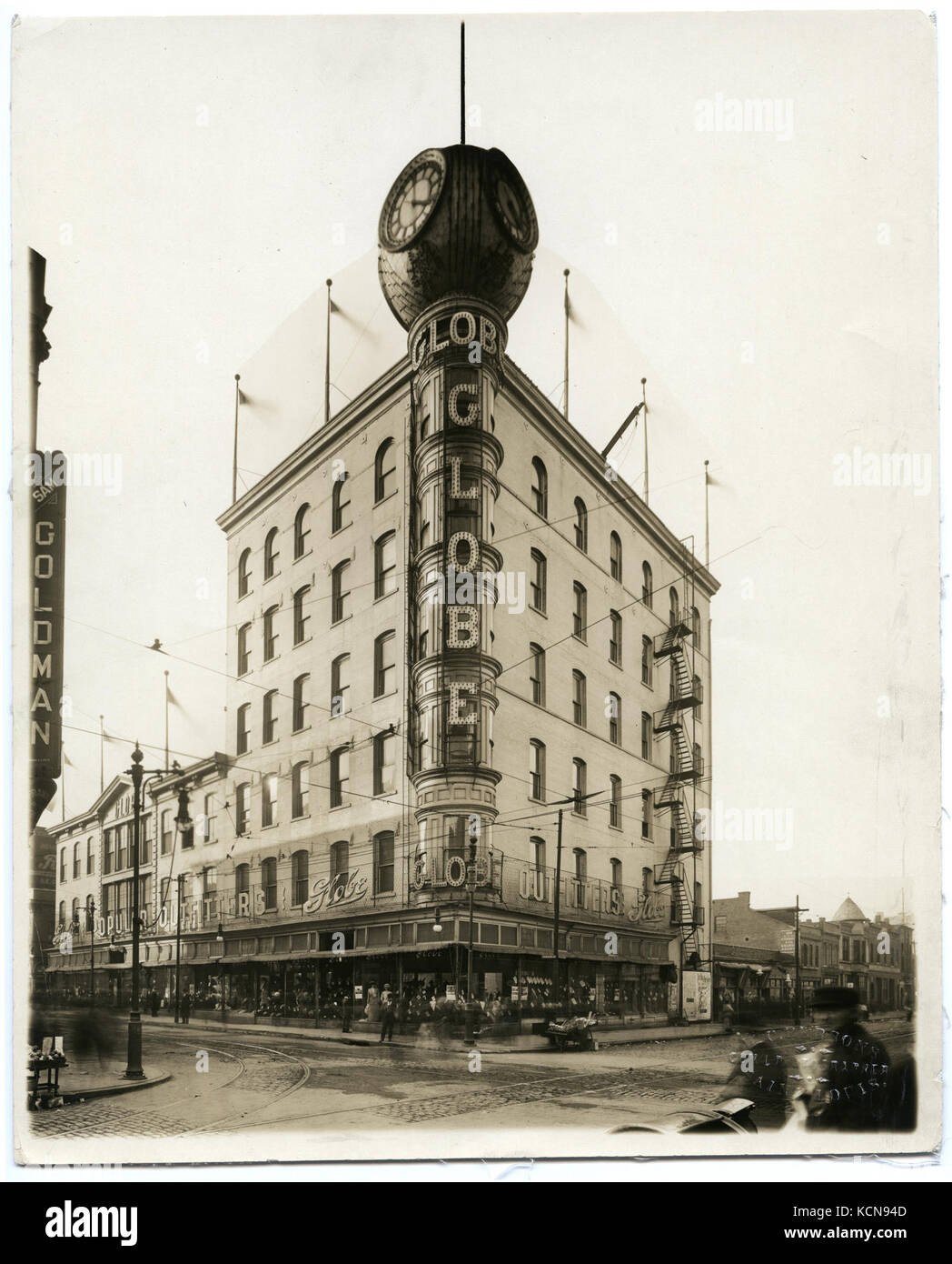 Globus Kleidung Firma, südwestlichen Ecke der 7th Street und Franklin Avenue Stockfoto