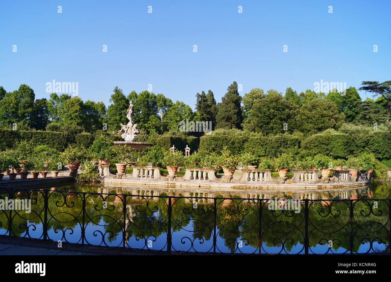 Boboli gardens neptune fountain Fotos und Bildmaterial in hoher