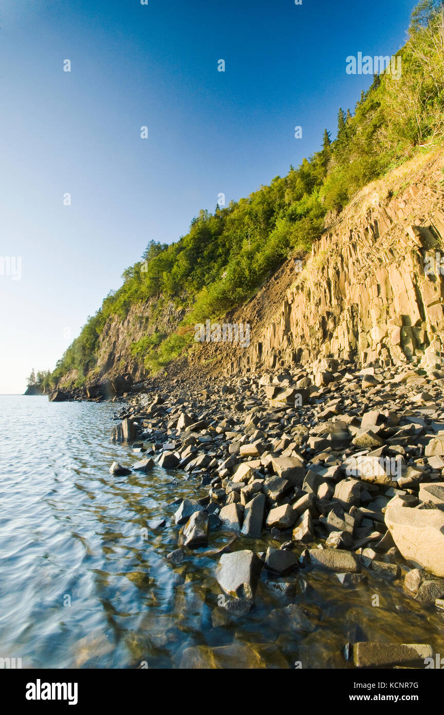 Felsen, in der Nähe von Parrsboro, Minas Basin, Bucht von Fundy, Nova Scotia, Kanada Stockfoto