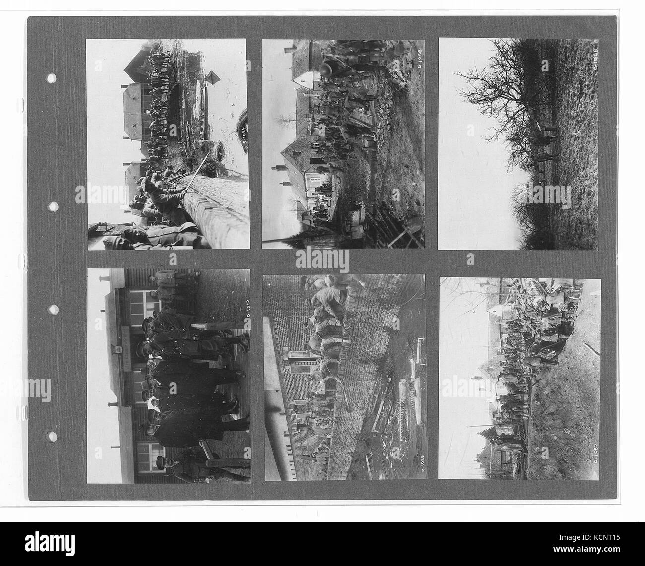 Dieses Foto aus der offiziellen kanadischen Kriegssammlung dokumentiert die Beteiligung Kanadas an militärischen Operationen, zeigt Szenen aus den Weltkriegen und hebt die Beiträge der kanadischen Soldaten hervor. Stockfoto