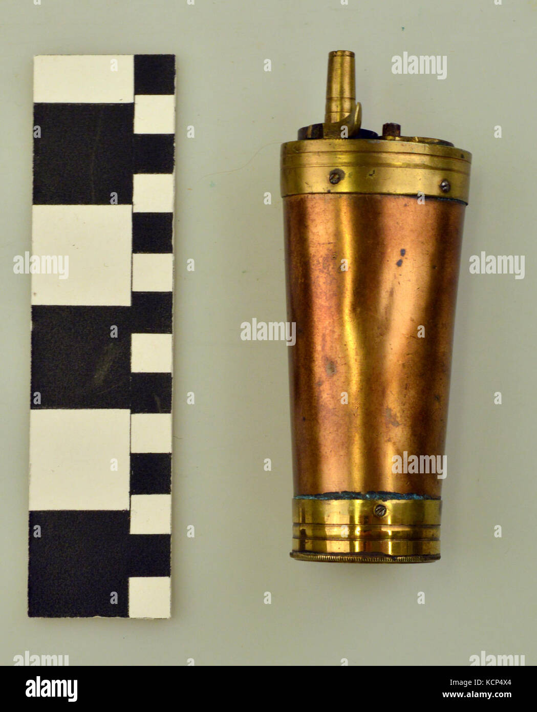 Messing und Kupfer Fach Pistole Kolben Stockfoto