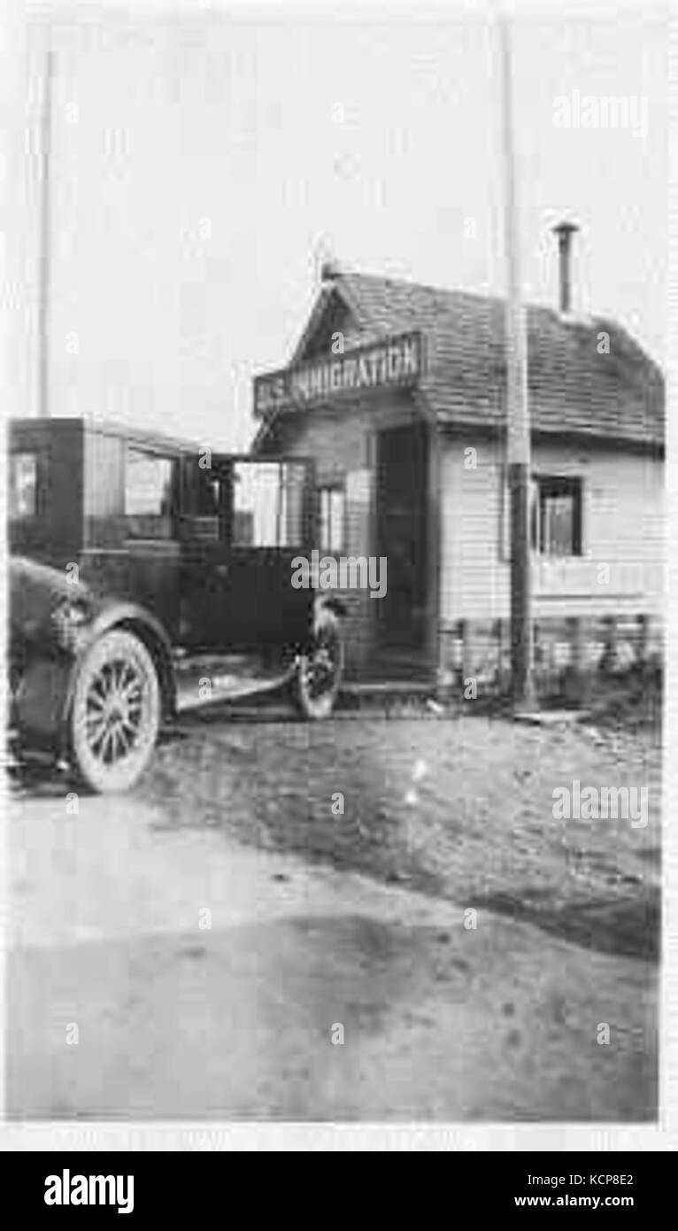 Die Blaine Immigration von 1918 bezieht sich auf bedeutende Veränderungen in der US-Einwanderungspolitik, die durch James G. Blaine, US-Außenminister, beeinflusst wurden. Diese Änderungen zielten auf die Regulierung der Einwanderung ab, insbesondere auf die Begrenzung der Einwanderung aus bestimmten Regionen. Stockfoto