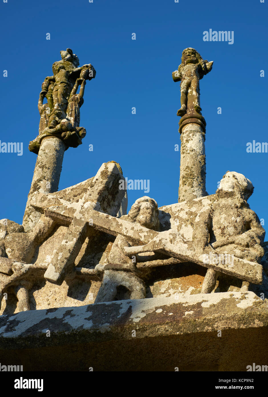 Ein Detail des Kalvarienberges von Notre Dame de Tronoen Finistere Bretagne Frankreich um 1450 Stockfoto