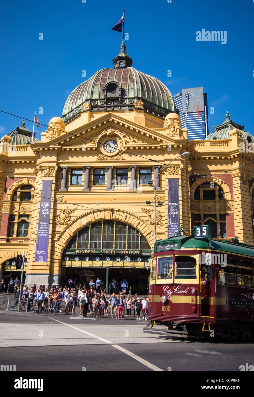 Einen allgemeinen Blick auf die Flinders Street Station in der australischen Stadt Melbourne Stockfoto