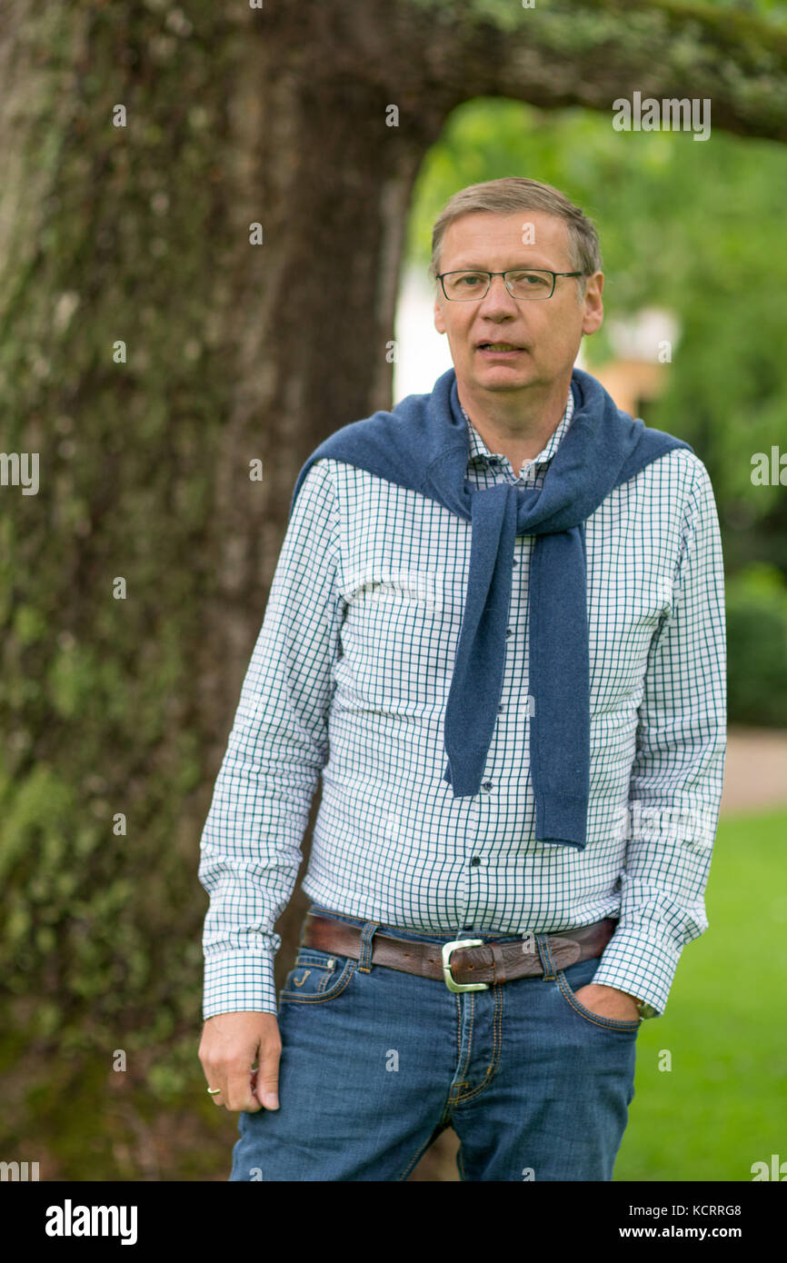 Deutscher Wein Branche: Günther Jauch von Othegraven Winery, Kanzem, Saar, Mosel, Deutschland Stockfoto