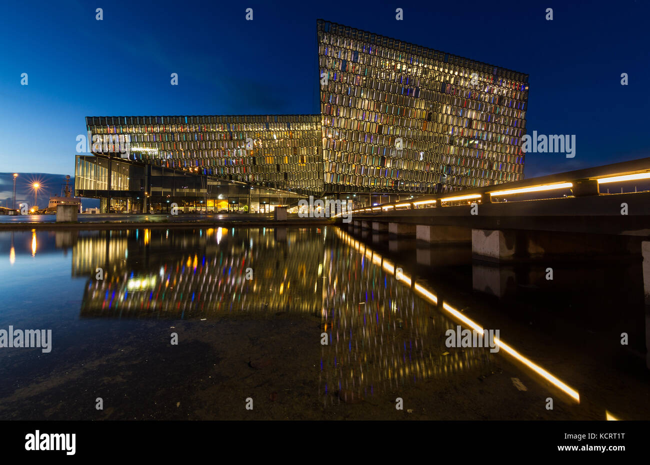 Harpa Konzertsaal Gebäude in der Nacht In Reyjavik, Island Stockfoto