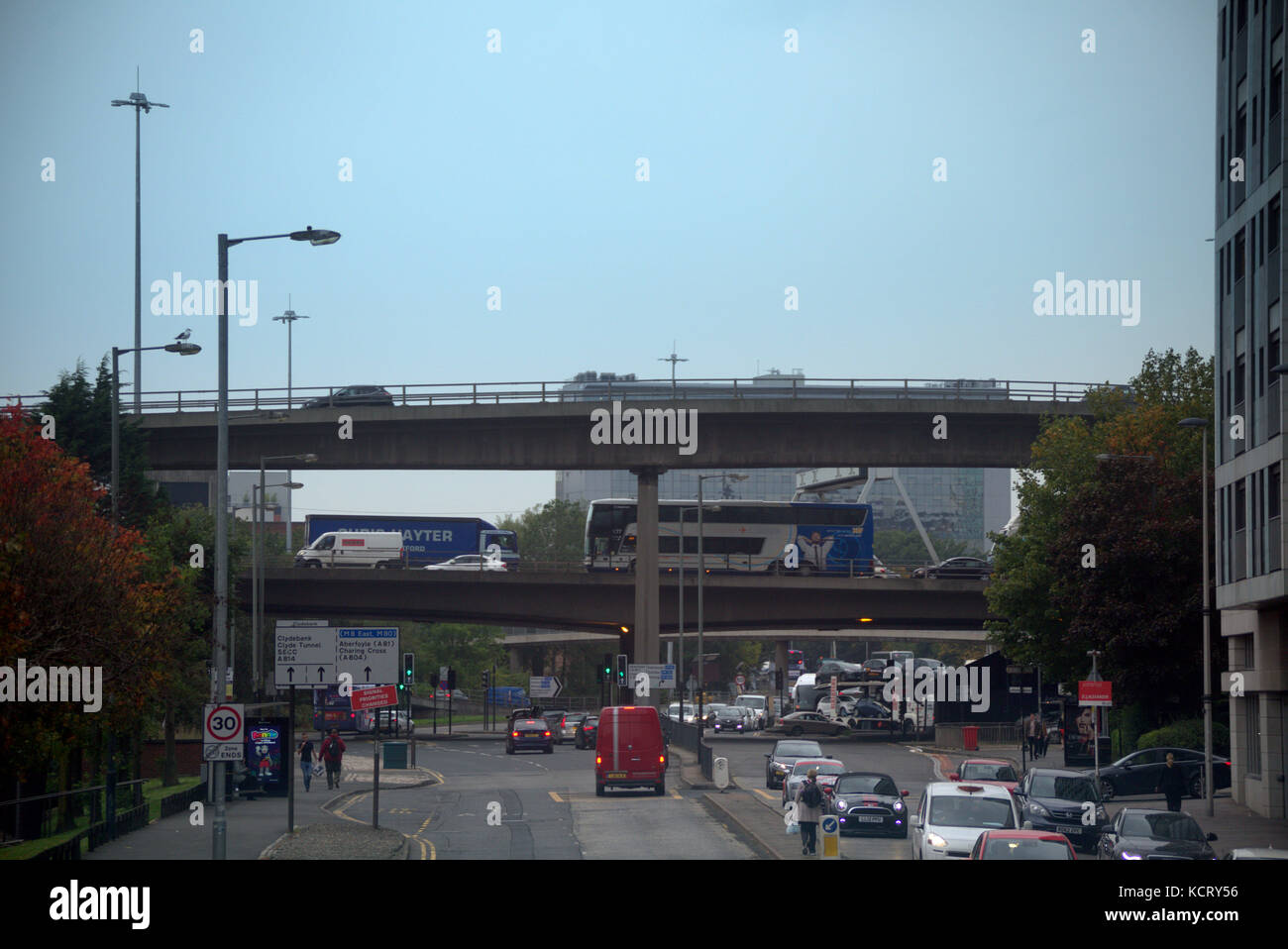 A814 in der Nähe von Autobahn m8 anderston Kreuz Stockfoto