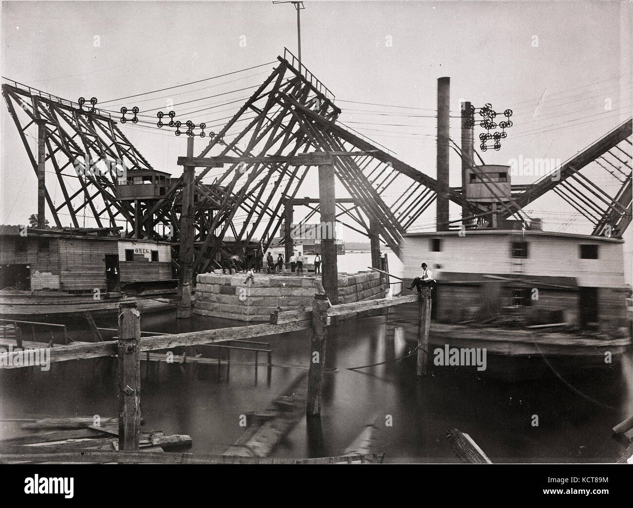 Eads Brückenbau Untergang im Osten Pier Stockfoto