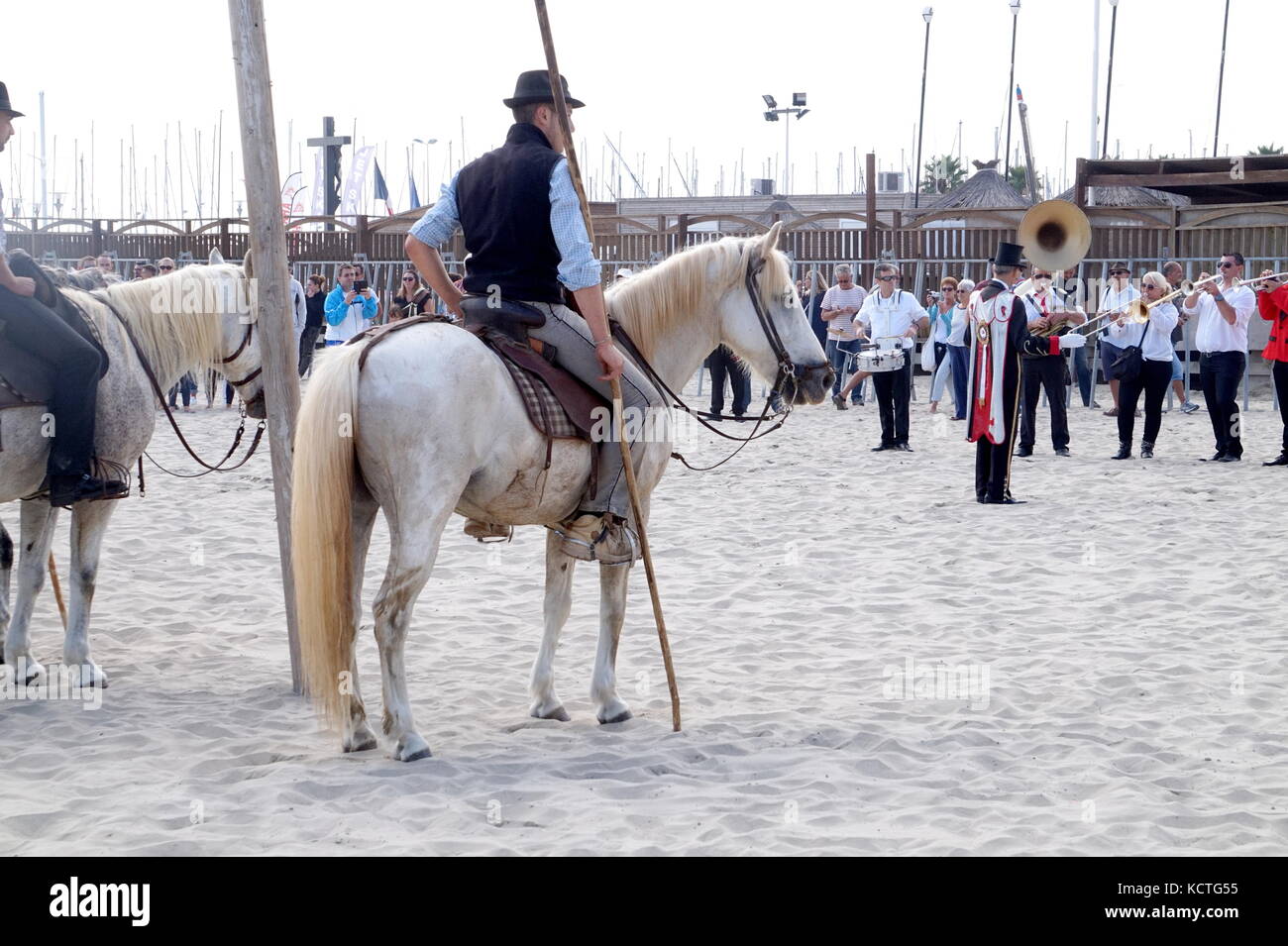 Die Stiere am Strand von Palavas-Les-Flots laufen als Teil der Feria d'automne, Hérault, Frankreich Stockfoto
