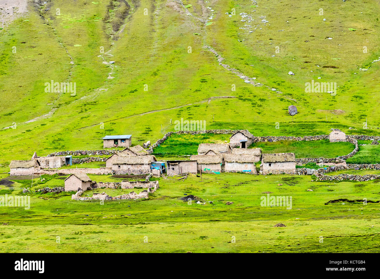 Inca Häuser auf vinicunca, Montana de siete Colores, oder Rainbow Berg, pitumarca, Peru Stockfoto