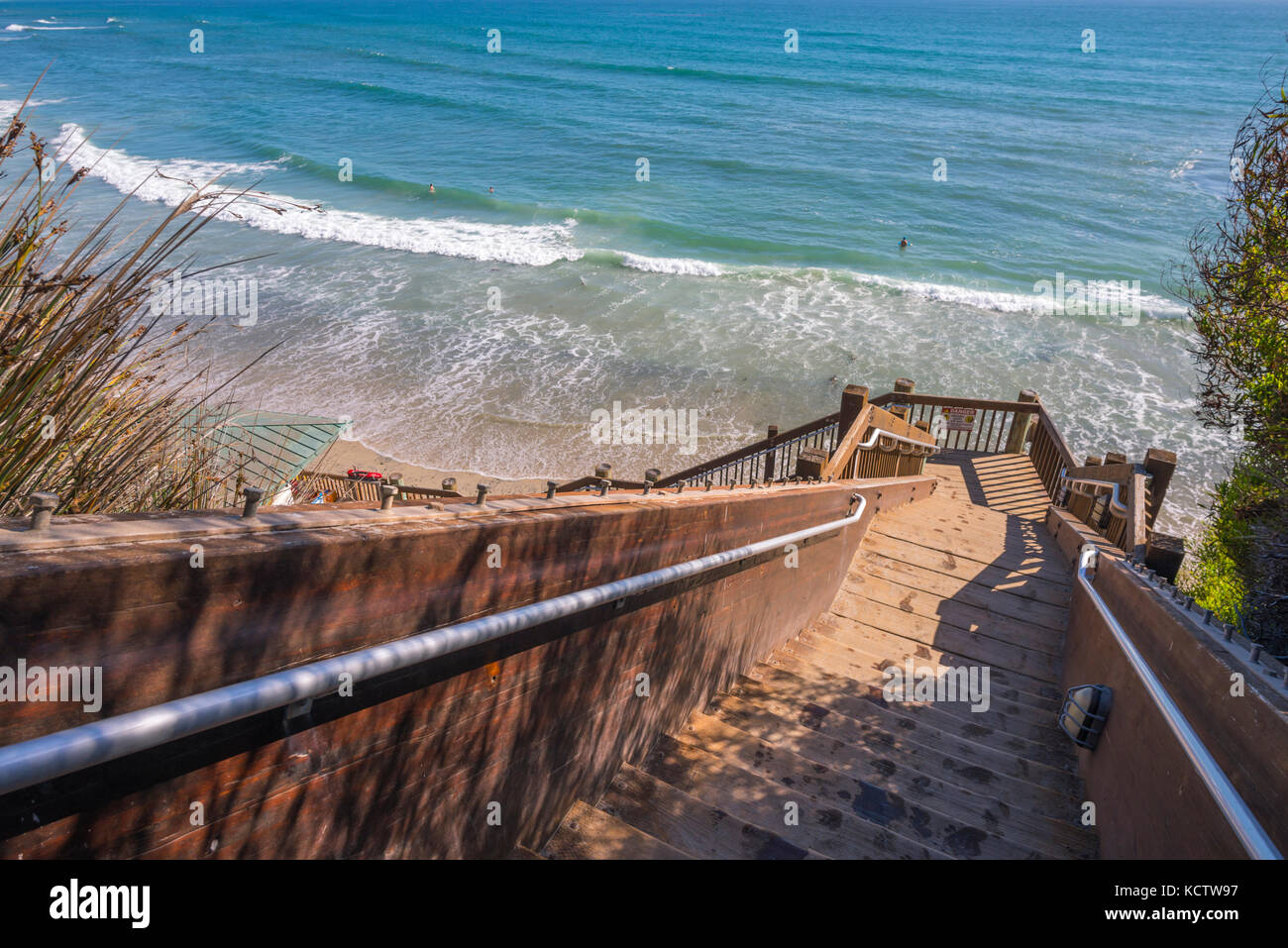 Treppe hinunter um Swamis Strand. Encinitas, Kalifornien, USA. Stockfoto