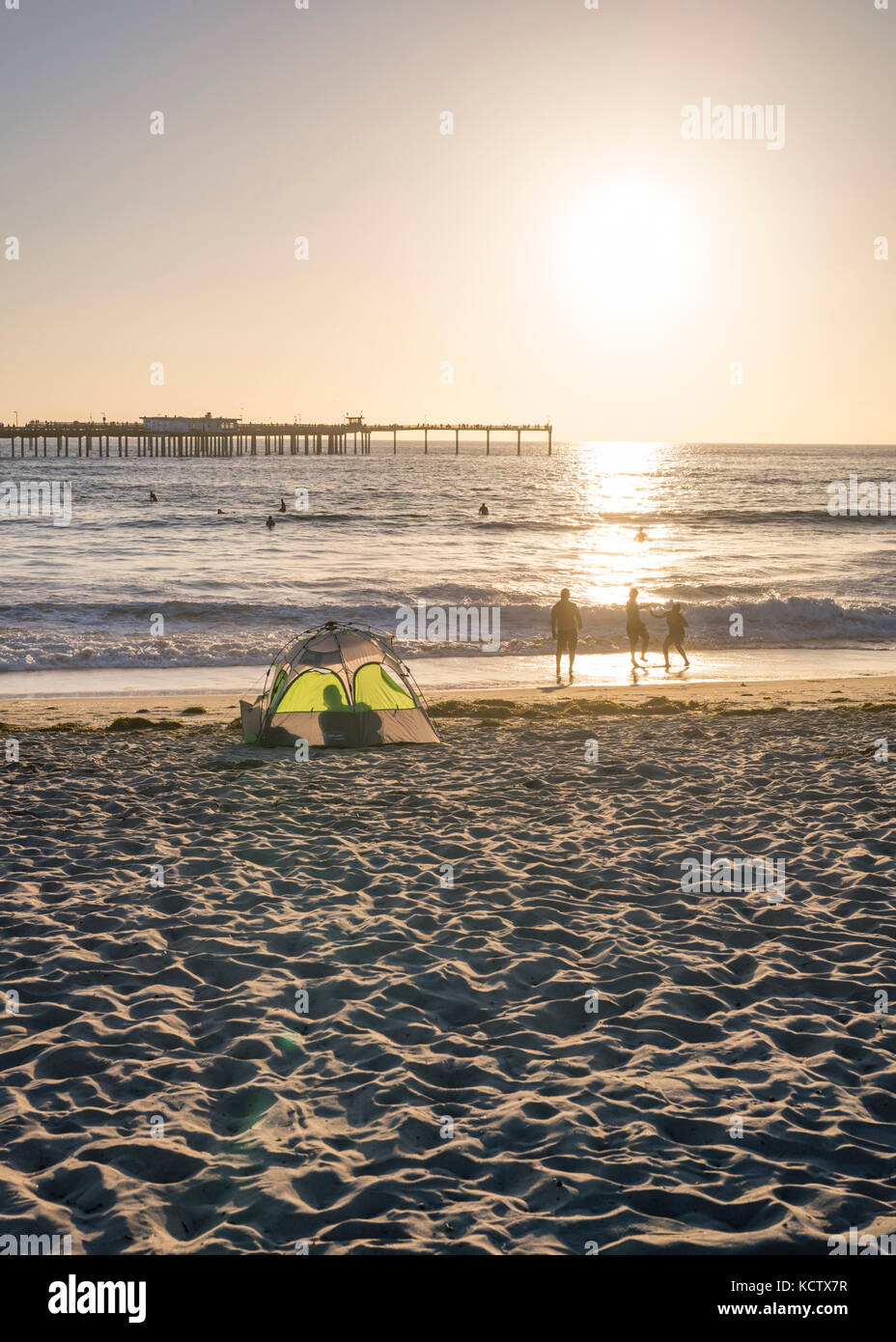 Blick auf Meer Strand in San Diego, Kalifornien, an einem Sommerabend. Stockfoto