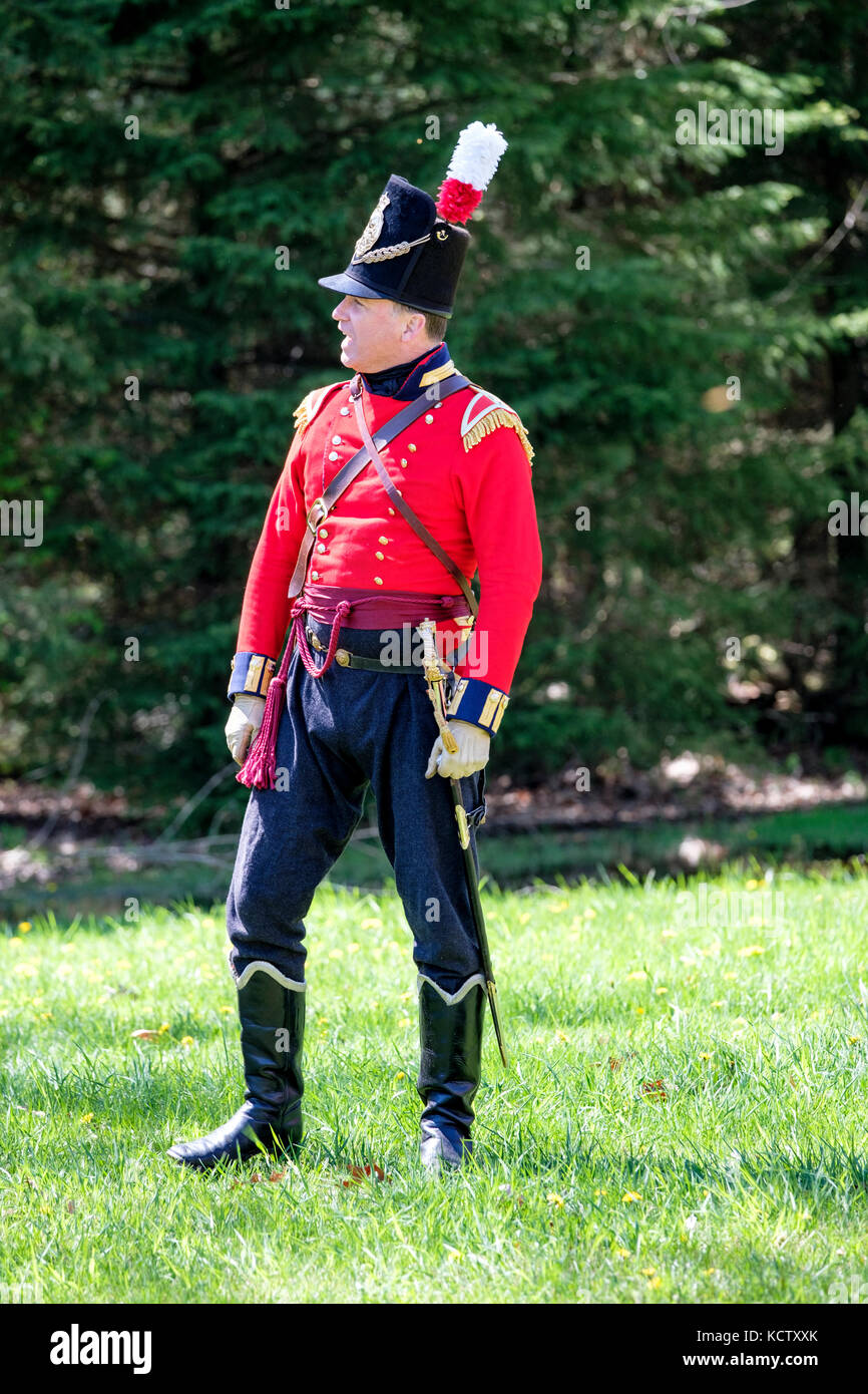 Schlacht von longwoods Reenactment und anglo-amerikanischen Krieg von 1812, März 1814, britischer Offizier schreien auf dem Schlachtfeld, Minnesota, Ontario, Kanada. Stockfoto