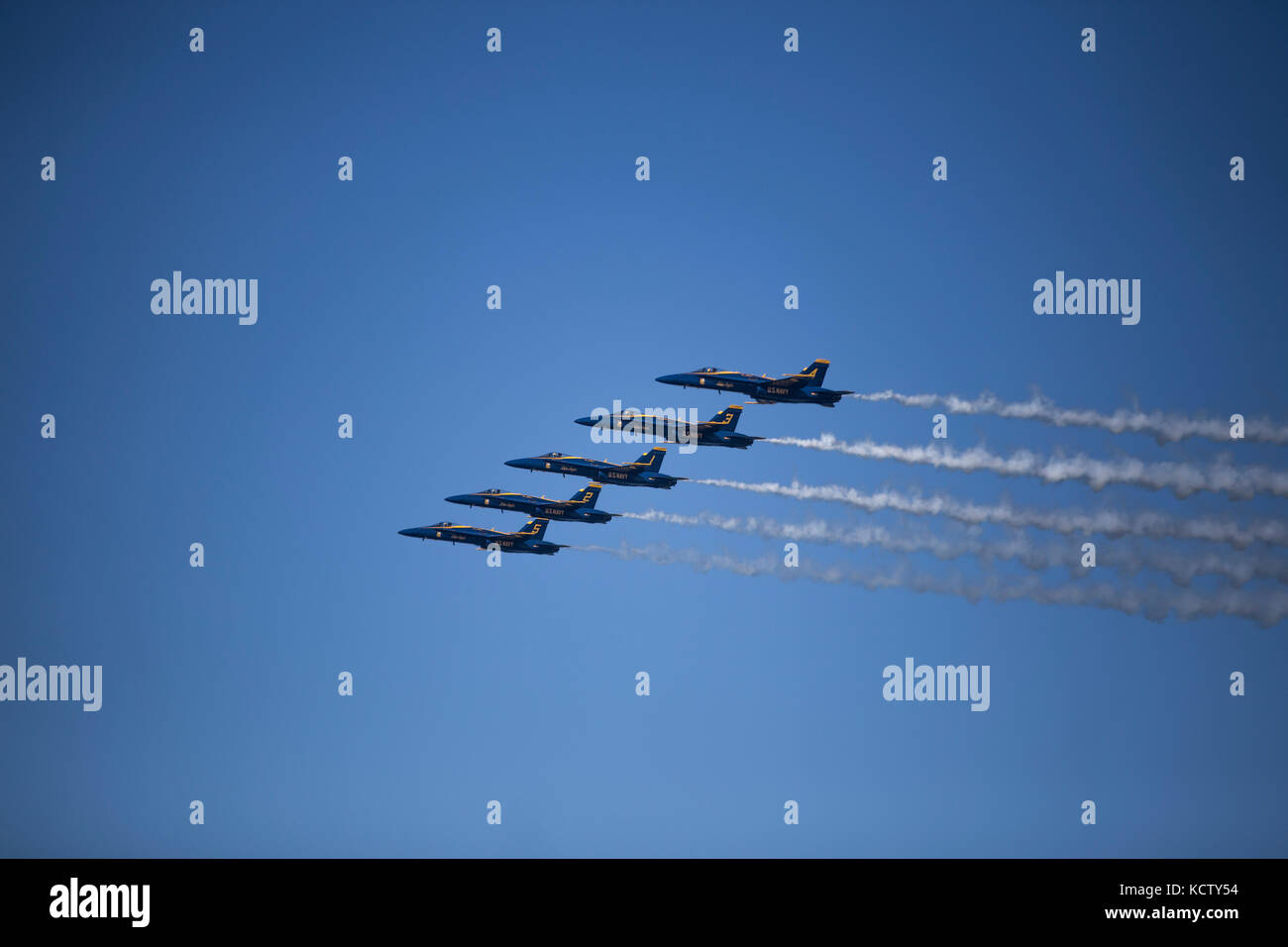 Us Navy Blue Angels führen Sie eine Antenne Handlungsfähigkeit in einem Air Show in San Francisco Fleet Week 2017 Okt. 7. Stockfoto