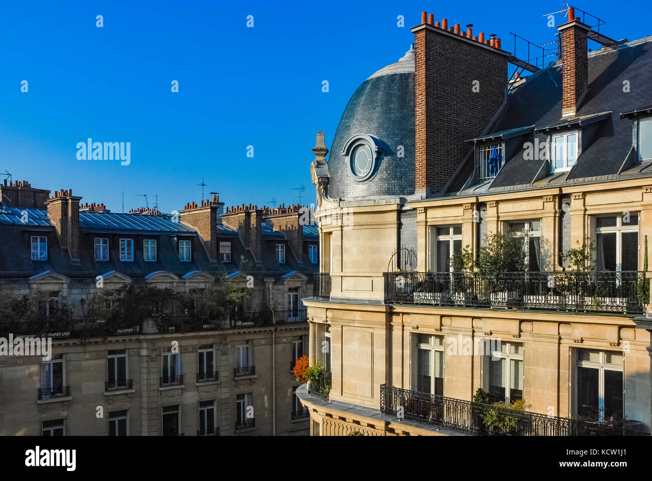 Paris Dächer von Sonnenuntergang beleuchtet Stockfoto