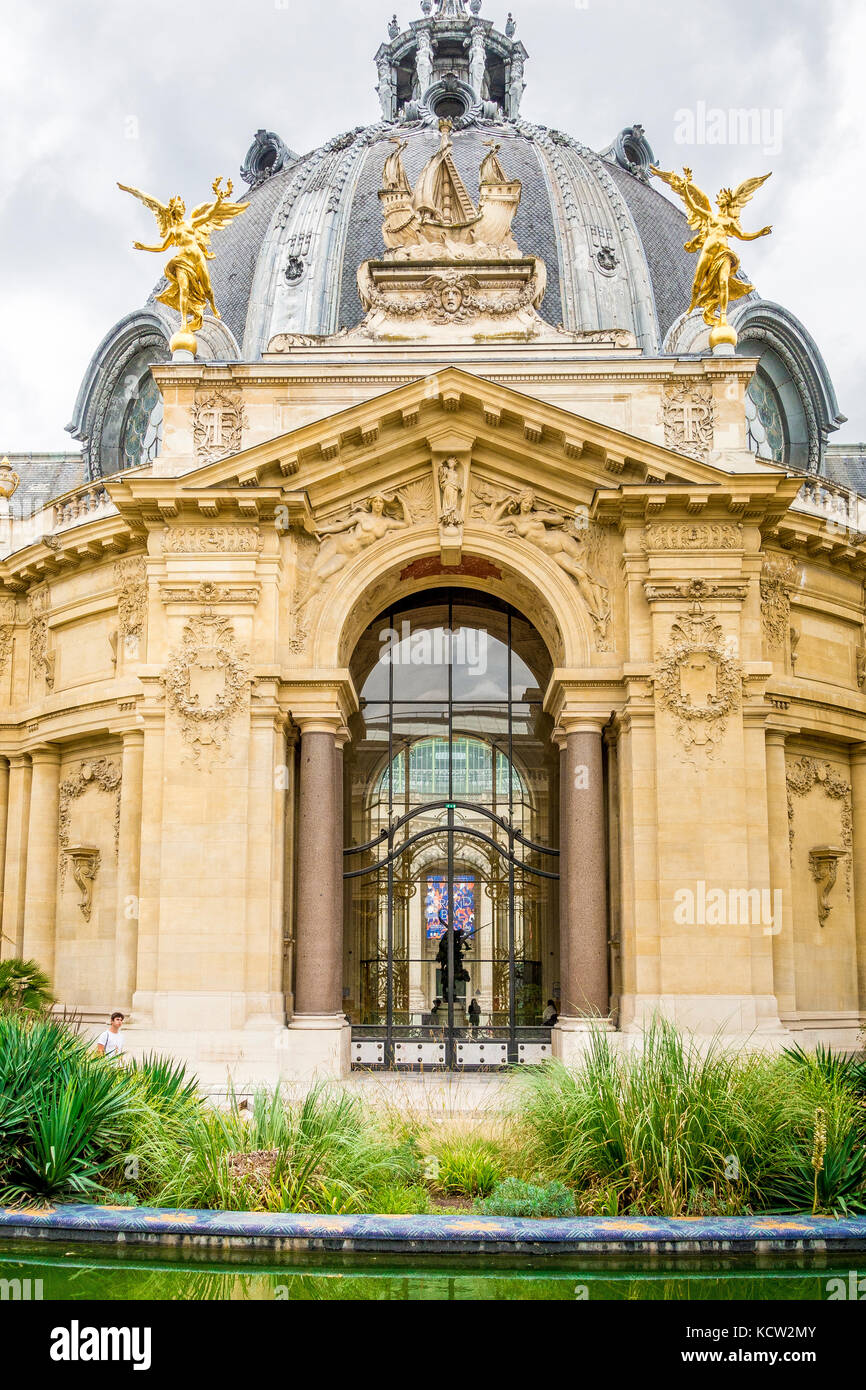 Die Fassade des Petit Palais in Paris, Frankreich Stockfoto