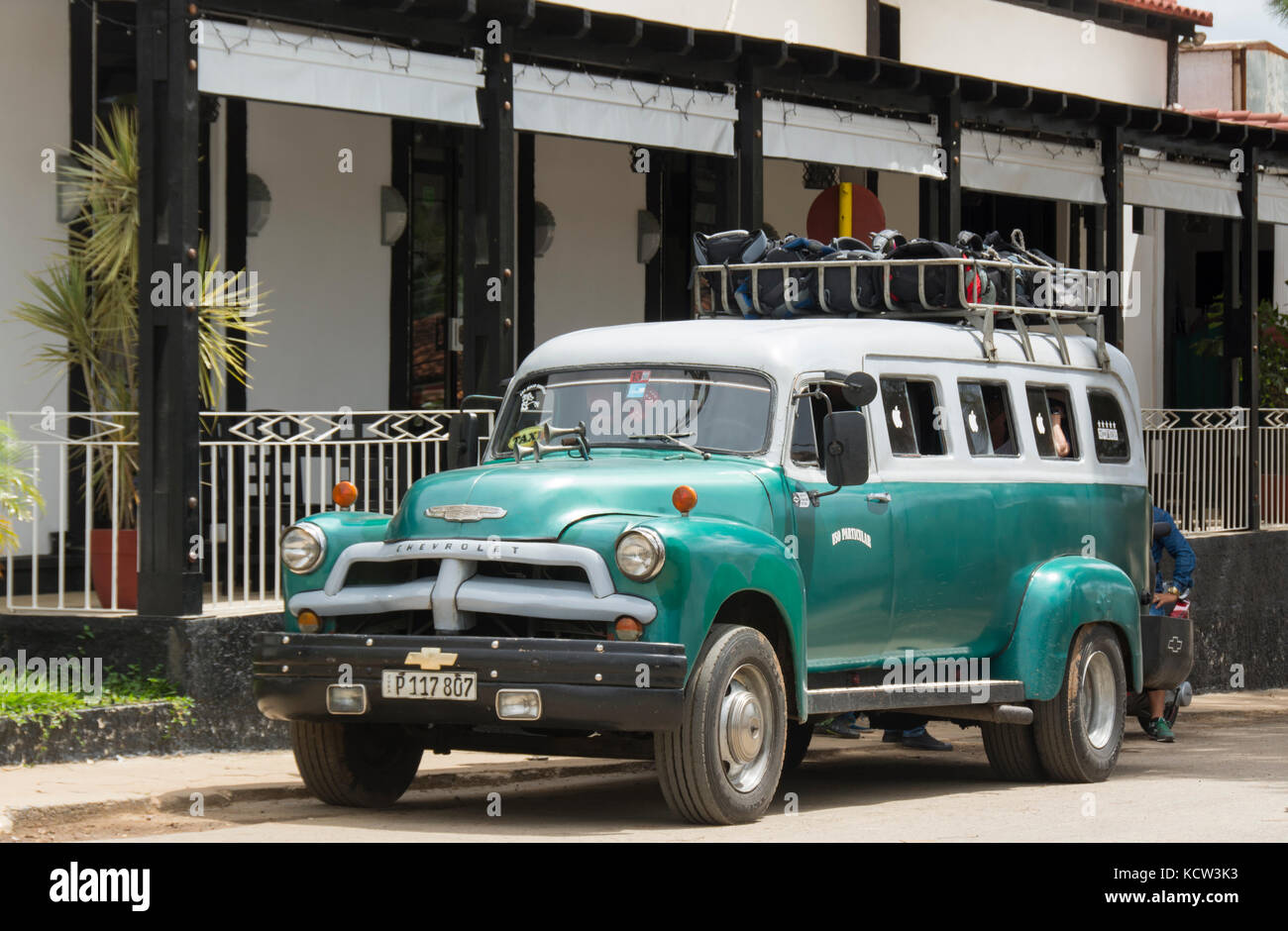 Alte Chevrollet Minibus, Vinales, Kuba Stockfoto