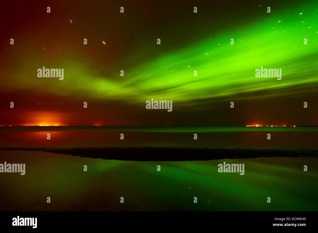 Nordlicht oder Aurora Borealis am Lake Winnipeg, Patricia Beach, Manitoba, Kanada, Stockfoto