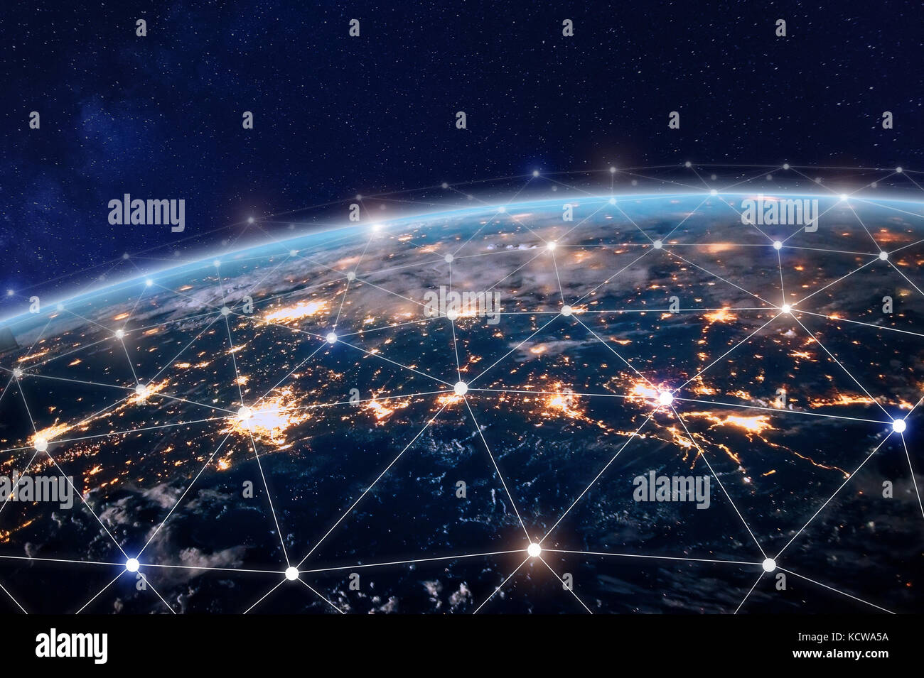 Global World Telecommunication Network mit Knoten um die Erde verbunden, Konzept über Internet und weltweite Kommunikation Technologie, Bild von sp Stockfoto