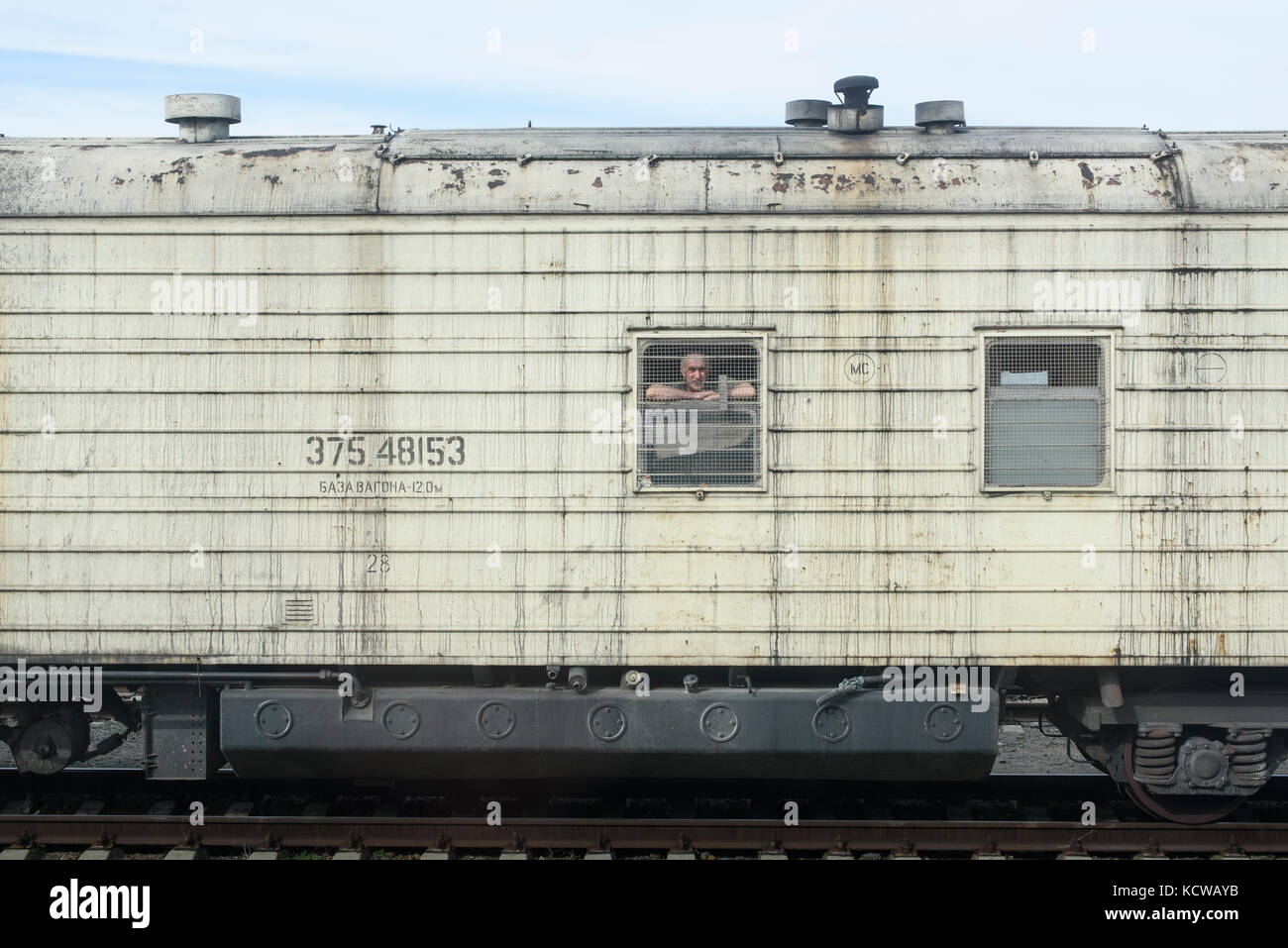 Der Zug, der zum Aralsee und Aralsk fährt. Es gibt zwei Züge pro Tag aus Almaty, dann Aralsk und dann Russland. Aralsk, die 16 April 201 Stockfoto