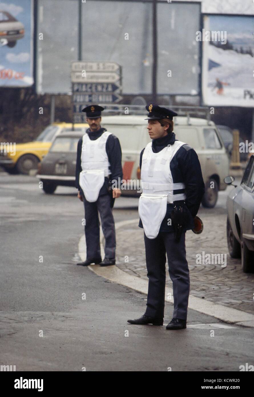 Mailand (Italien), Polizeikontrollpunkt im östlichen Randgebiet während der Entführung des Präsidenten des Rates Aldo Moro durch die Terrorgruppe der Roten Brigaden (April1978) Stockfoto