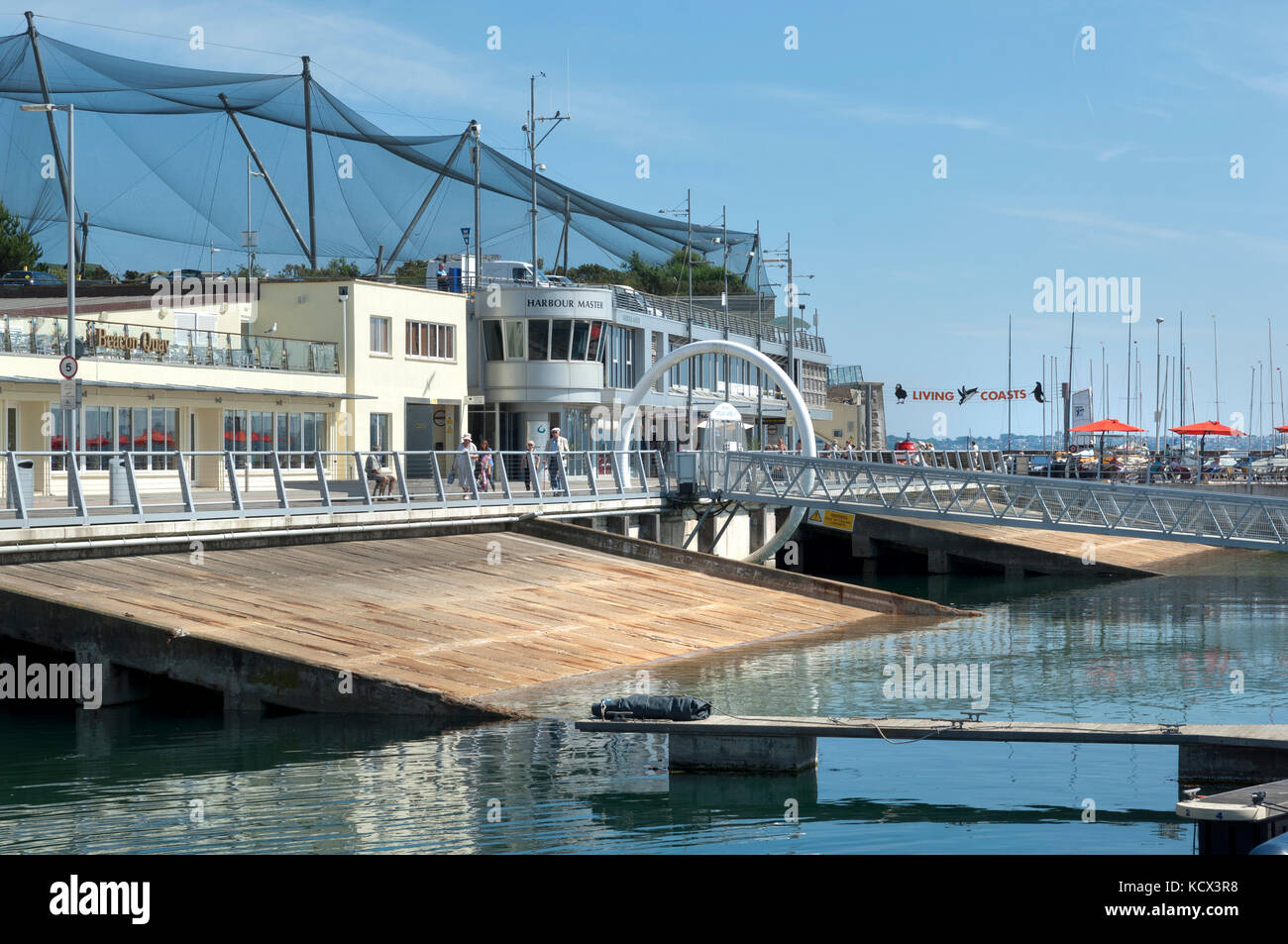 Landungsstationen aus dem Zweiten Weltkrieg am Beacon Quay, Torquay. Gebaut für die Einschiffung amerikanischer Truppen für die Operation Overlord - die Schlacht in der Normandie Stockfoto