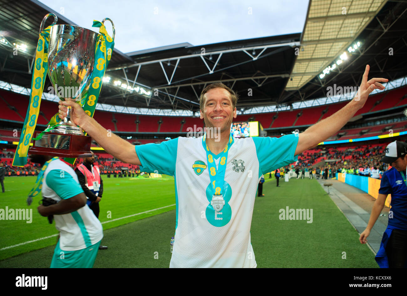 Jimmy Conrad von Hashtag United beim EE Wembley Cup Final im Wembley Stadium, das mit EE verbunden ist. Stockfoto