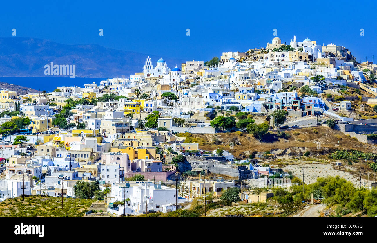 Pyrgos Kallistis Santorini, Kykladen Inseln Griechenland. Traditionelle und berühmte griechische Architektur Stockfoto