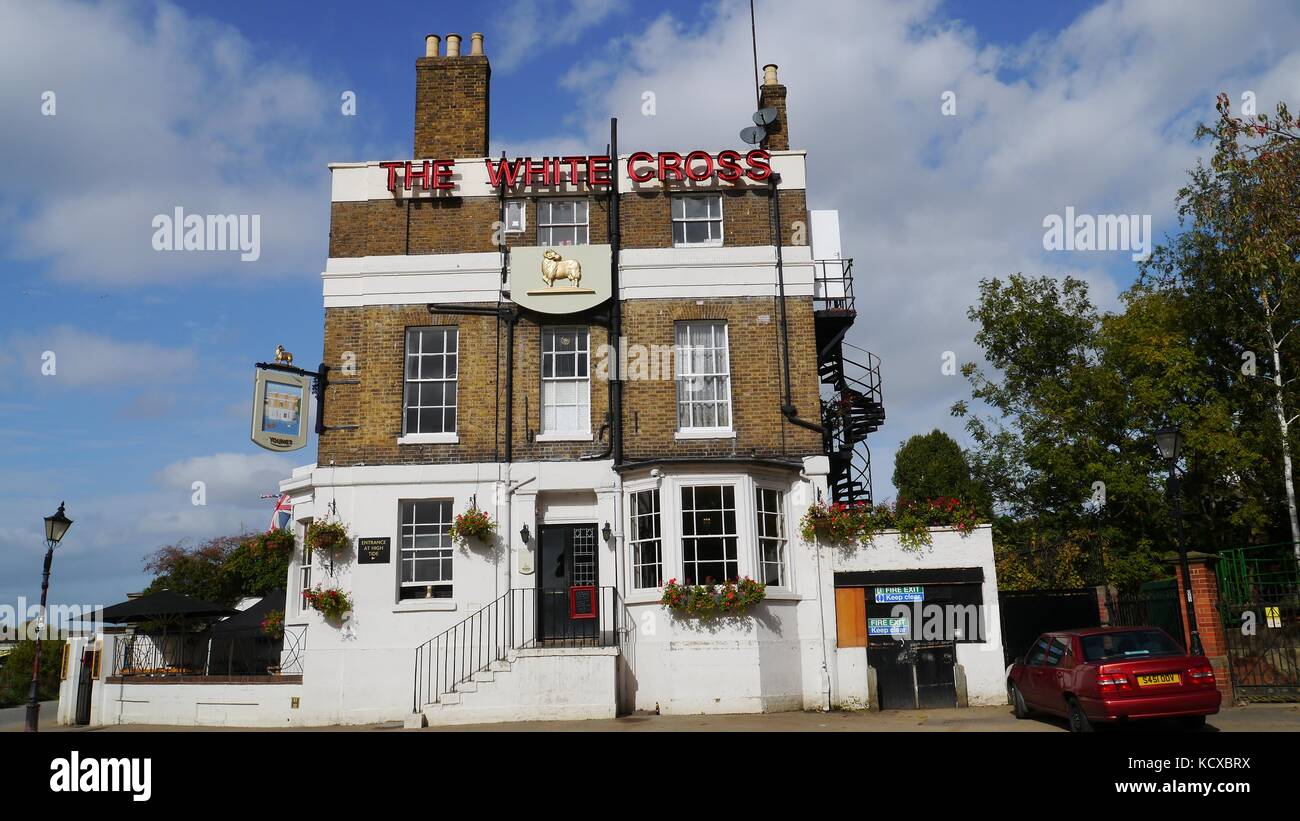 Das weiße Kreuz riverside Pub in Richmond London Stockfoto