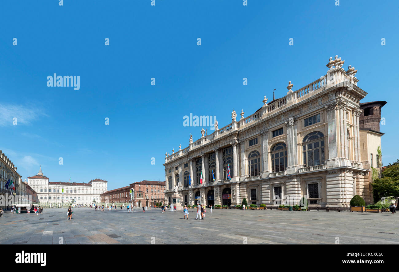 Piazza Castello mit dem Palazzo Madama nach rechts, und der Palazzo Reale auf der Linken, Turin, Piemont, Italien Stockfoto Piazza Castello mit dem Palazzo Madama nach rechts, und der Palazzo Reale auf der Linken, Turin, Piemont, Italien Stockfoto