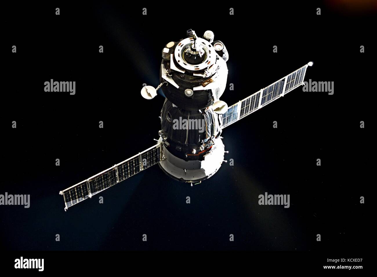 Die russische Sojus-Kapsel Ansätze der Internationalen Raumstation andocken August 5, 2015 in der Erdumlaufbahn. Stockfoto