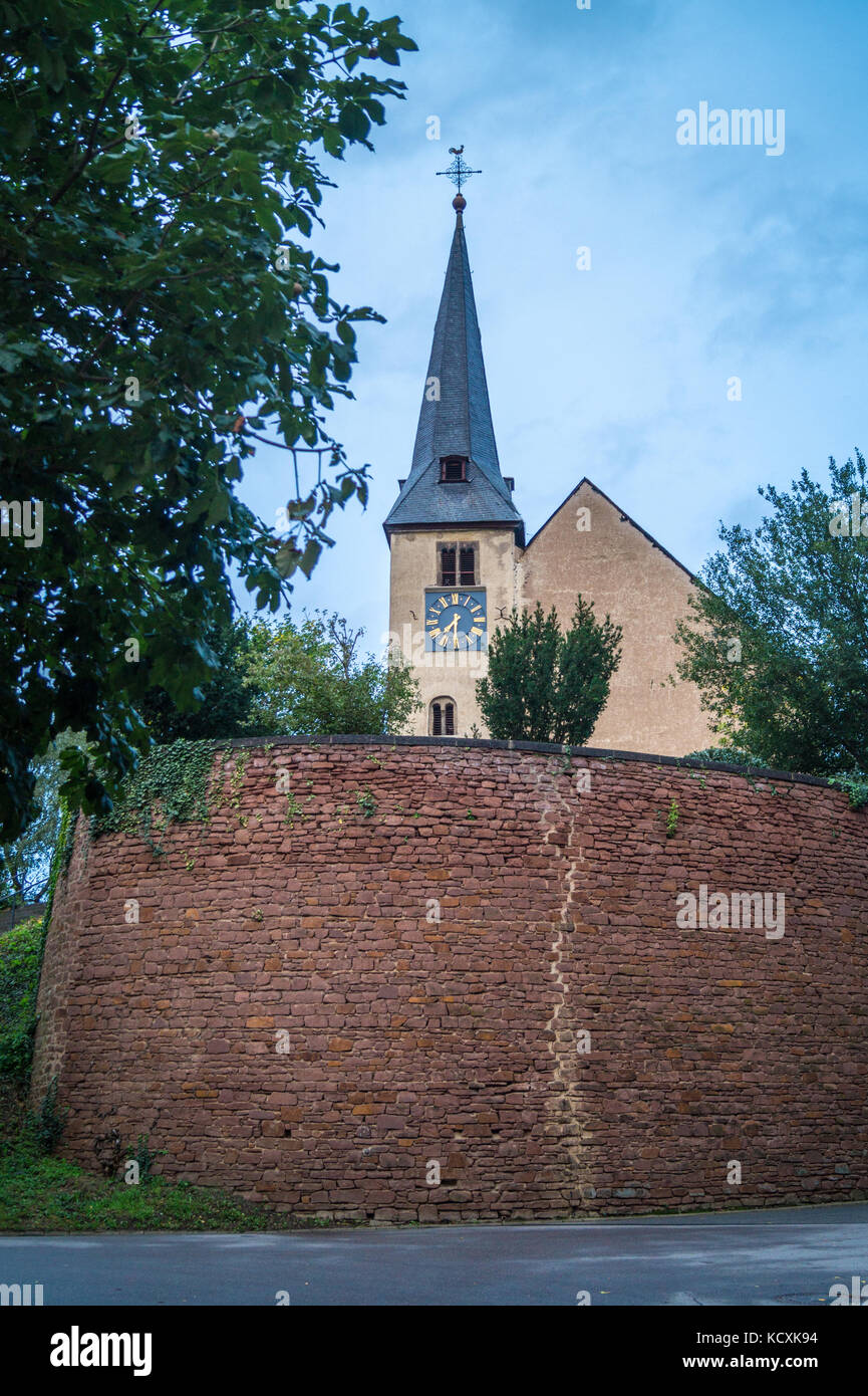 Kirche der Himmelfahrt der heiligen Maria, St. Maria Himmelfahrt, Neumagen - Dhron, Mosel, Rheinland-Pfalz, Deutschland Stockfoto