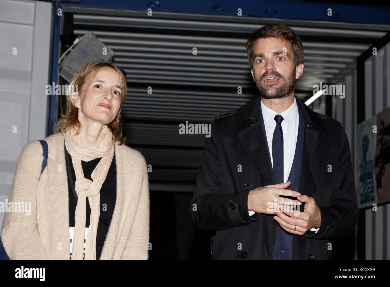 Paris, Frankreich. Oktober 2017. Präsentation der 16. Ausgabe Nuit Blanche 2017 von Charlotte Laubard, die die künstlerische Leitung übernahm, und Bruno Julliard auf dem Platz des Rathauses in Paris, Frankreich. Quelle: Bernard Menigault/Alamy Live News Stockfoto