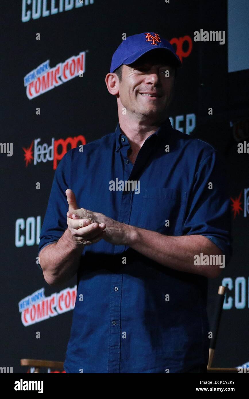 New York, NY, USA. Okt. 2017. Jason Isaacs bei Star Trek: Discovery in New York Comic Con am 7. Oktober 2017 in New York City. Credit: Diego Corredor/Media Punch/Alamy Live News Stockfoto