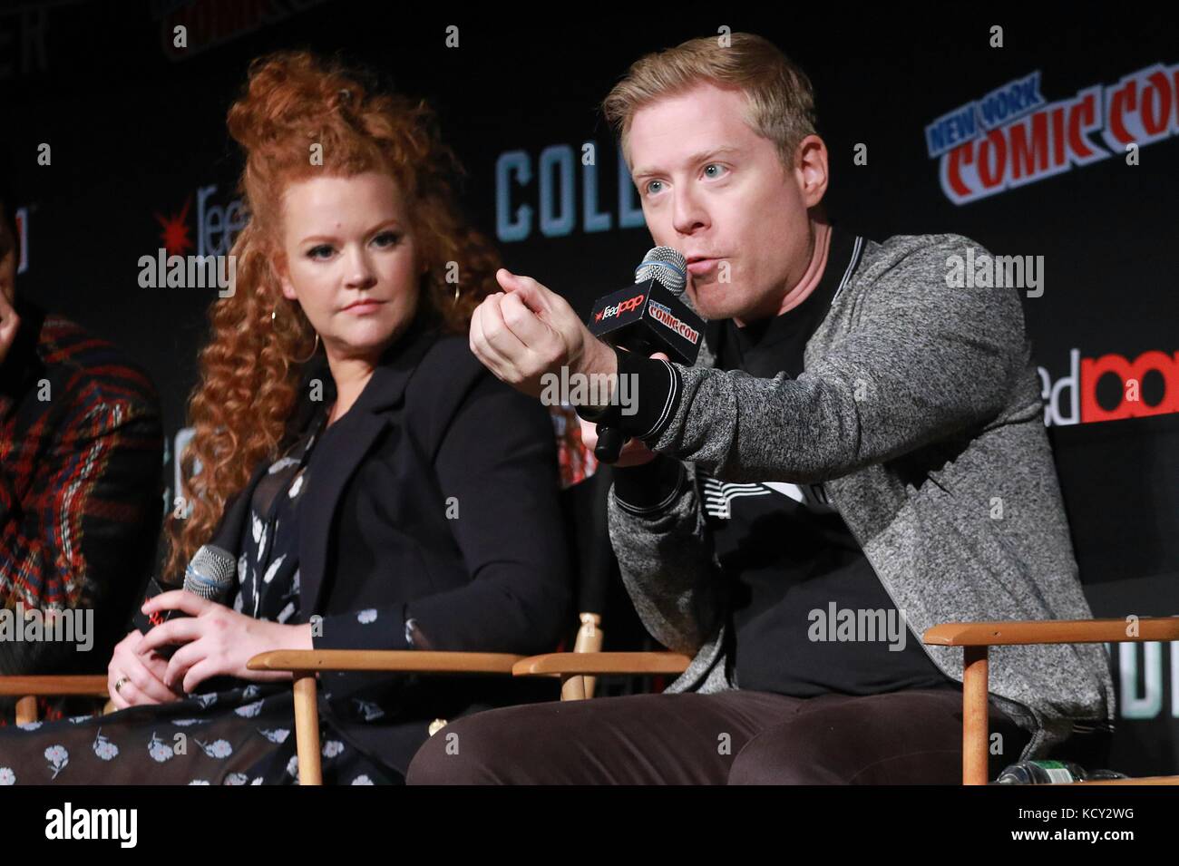 New York, NY, USA. Okt. 2017. Mary Wiseman und Anthony Rapp bei Star Trek: Discovery in New York Comic Con am 7. Oktober 2017 in New York City. Credit: Diego Corredor/Media Punch/Alamy Live News Stockfoto