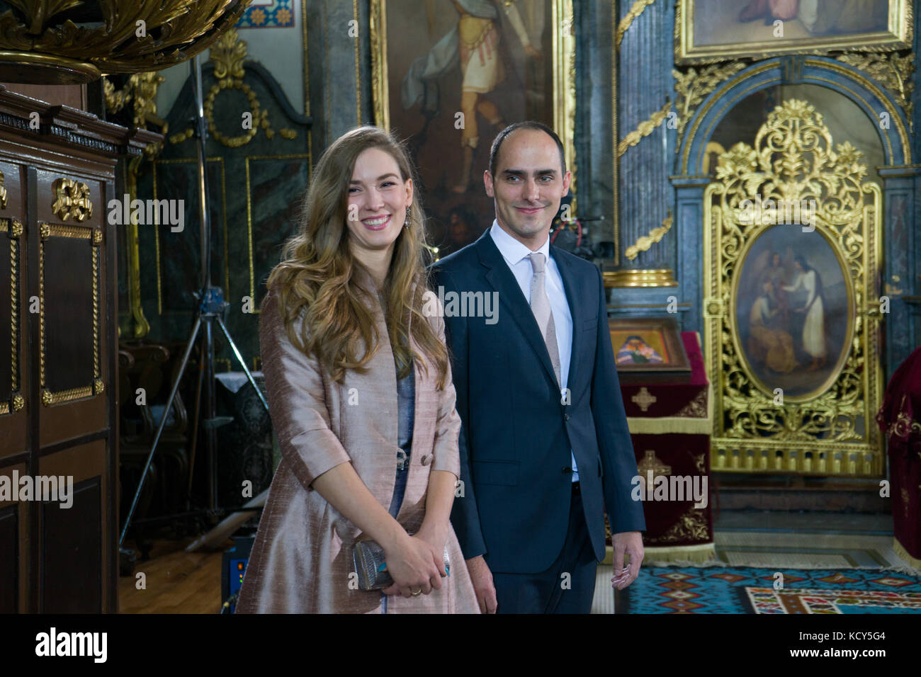 Belgrad, Serbien. 7. Oktober, 2017. Seine Königliche Hoheit Prinz Philip und Danica marinkovic Hochzeit miss wurde statt in der Kathedrale von St. Michael der Erzengel ("saborna crkva") in Belgrad, Serbien, am Samstag, den 7. Oktober 2017. Seine Königliche Hoheit Prinz Philip ist an zweiter Stelle in der Zeile auf den Thron nach dem Erbprinzen Peter. Er ist der Sohn von Seiner Königlichen Hoheit Kronprinz Alexander und Prinzessin Maria da Gloria von Orleans Bragança. danica marinkovic Miss ist eine Tochter der bekannten serbischen Maler Milan marinković. Credit: Zoran boldorac/alamy leben Nachrichten Stockfoto