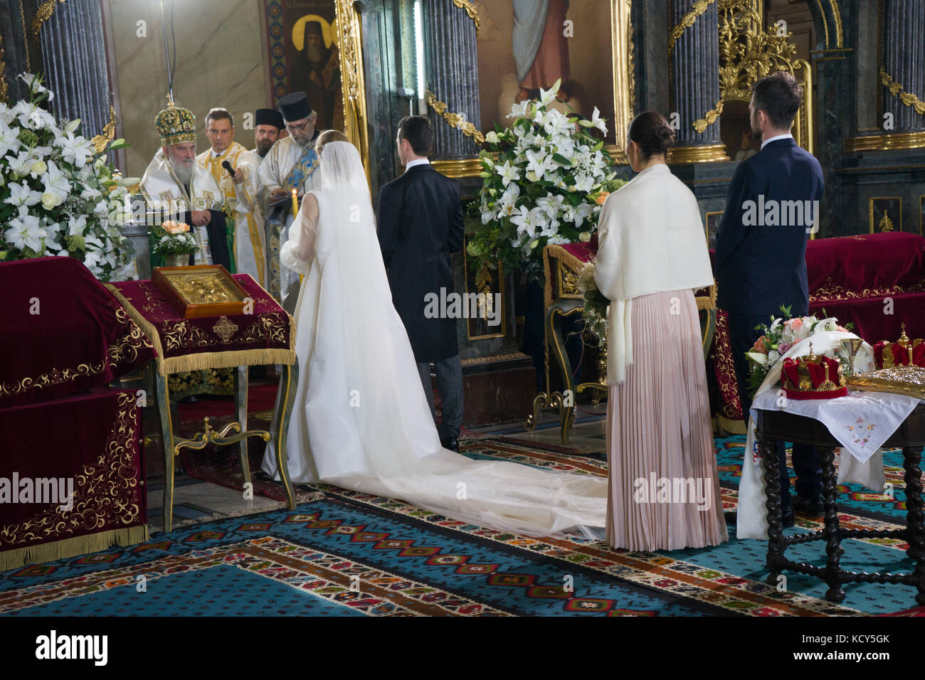 Belgrad, Serbien. 7. Oktober, 2017. Seine Königliche Hoheit Prinz Philip und Danica marinkovic Hochzeit miss wurde statt in der Kathedrale von St. Michael der Erzengel ("saborna crkva") in Belgrad, Serbien, am Samstag, den 7. Oktober 2017. Seine Königliche Hoheit Prinz Philip ist an zweiter Stelle in der Zeile auf den Thron nach dem Erbprinzen Peter. Er ist der Sohn von Seiner Königlichen Hoheit Kronprinz Alexander und Prinzessin Maria da Gloria von Orleans Bragança. danica marinkovic Miss ist eine Tochter der bekannten serbischen Maler Milan marinković. Credit: Zoran boldorac/alamy leben Nachrichten Stockfoto