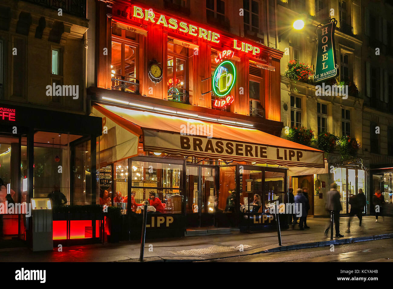 Die berühmte Brasserie Lipp at Night , Paris, Frankreich. Stockfoto