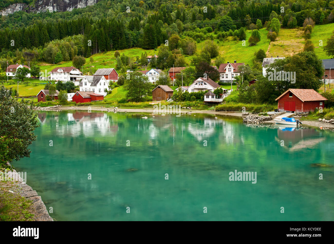Norwegischen stryn am Flussufer Stockfoto