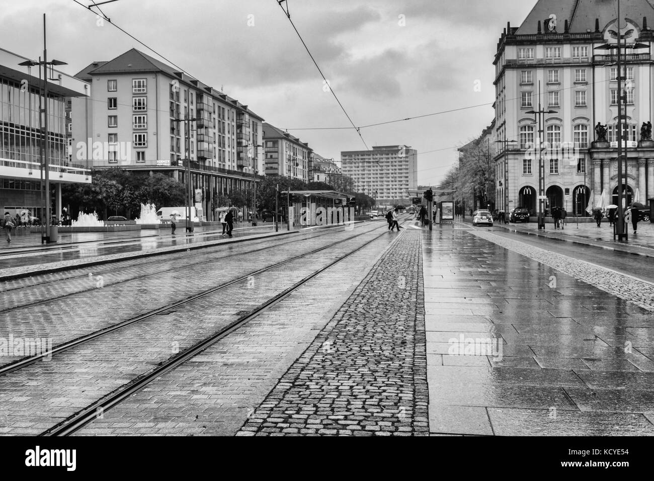 Blick auf die Stadt Dresden im Osten Deutschlands auf einen stürmischen Herbst Oktober Tag zeigt die Wilsdruffer Strasse Stockfoto
